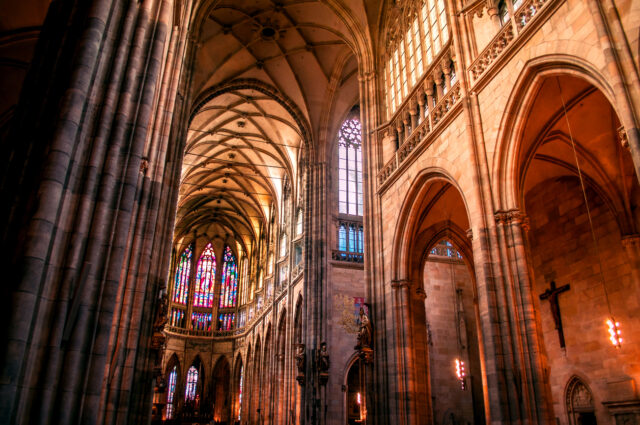 Die Kunst im Mittelalter war hell statt düster: Prager Veitsdoms (Tschechische Republik)