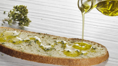 Vorteile von Olivenöl: Krebshemmend, entzündungshemmend und gehirnschützend