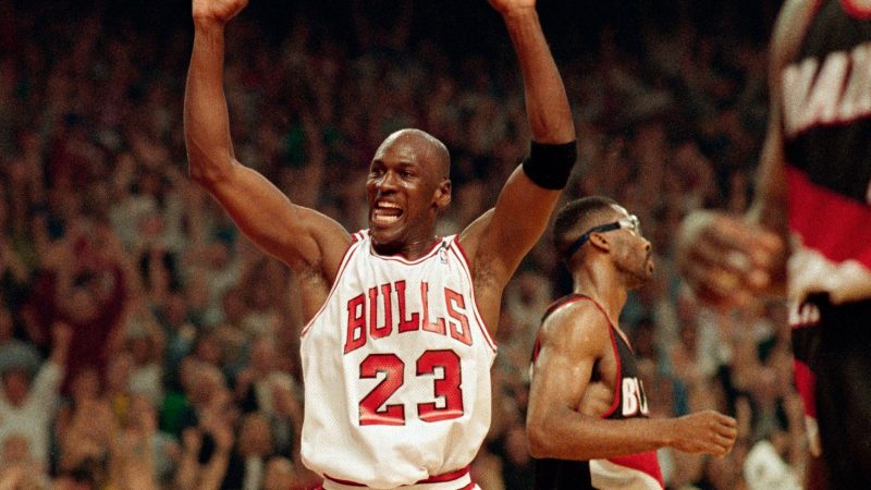 Michael Jordan bei einem Heimsieg der  Chicago Bulls über die Portland Trail Blazers im Juni 1992.