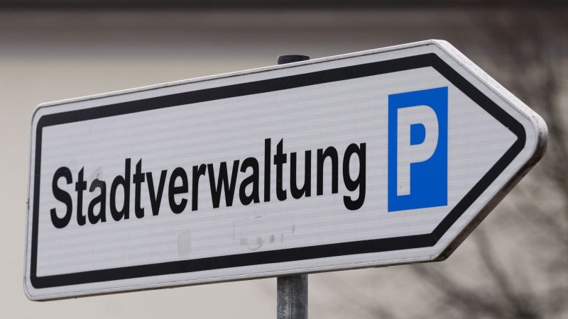 Hannovers Oberbürgermeister Belit Onay (Grüne) plädierte dafür, das Parken für sogenannte SUV zu verteuern.