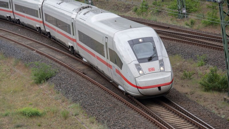 Die Deutsche Bahn will zunächst ihr Schienennetz sanieren.