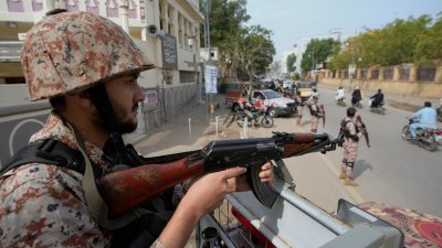 Pakistan: Mindestens 26 Tote bei Anschlägen vor Parlamentswahlen