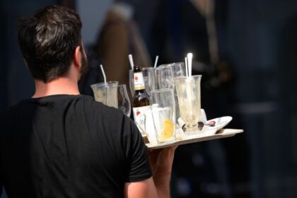 Warum der Mindestlohn 40 Cent unter 15 Euro bleibt