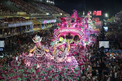Karnevalsauftakt in Rio: Umzüge im Sambodrom starten