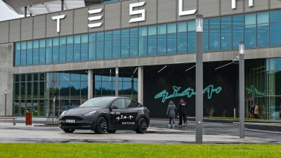 Tesla fährt Betrieb hoch – Musk-Besuch angekündigt