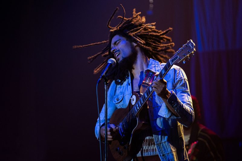 Kingsley Ben-Adir als Bob Marley in einer Szene des Films «Bob Marley: One Love»