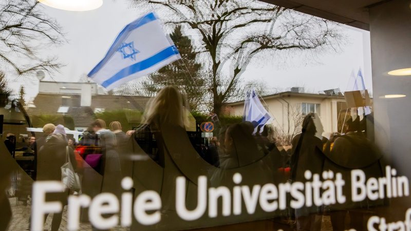 Ein jüdischer Student war an der Freien Universität angegriffen worden. Der Fall setzte auch die Leitung der Hochschule unter Druck.