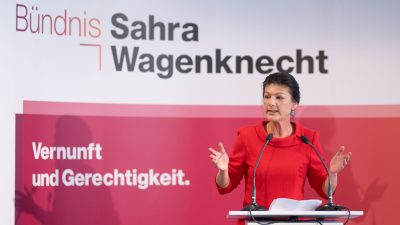 «Der Staat greift älteren Menschen immer tiefer in die ohnehin schmale Geldbörse», kritisiert die Vorsitzende der Partei Bündnis Sahra Wagenknecht.