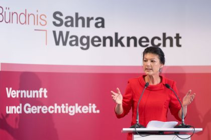 «Der Staat greift älteren Menschen immer tiefer in die ohnehin schmale Geldbörse», kritisiert die Vorsitzende der Partei Bündnis Sahra Wagenknecht.