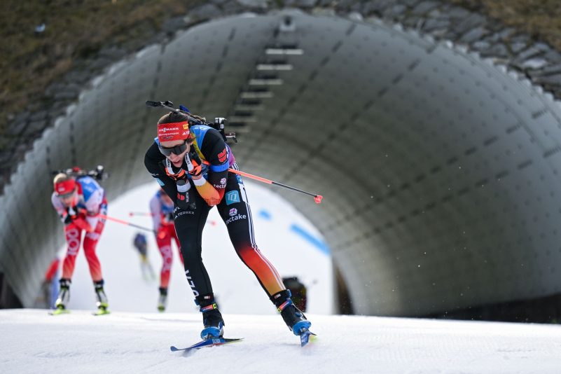 Vanessa Voigt kam im Massenstart auf den fünften Platz.