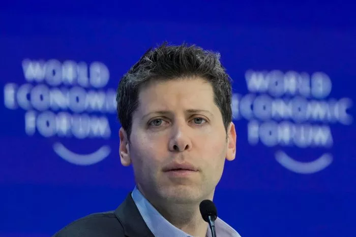Die Gesellschaft und ihre Institutionen müssten die Zeit bekommen, sich schrittweise an die Entwicklung anzupassen, so Sam Altman.