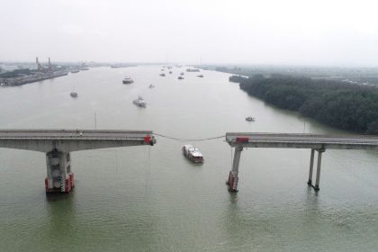 Frachtschiff rammt Brücke in Südchina – mindestens zwei Tote
