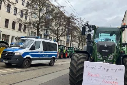 Unmut über Grüne: Bauern in Magdeburg blockieren Abreise von Ricarda Lang