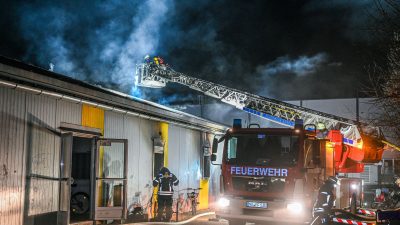 Ein Toter bei Brand in Asylunterkunft – Feuer gelöscht