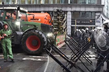Bauernproteste in Brüssel: Traktoren blockieren EU-Viertel – Aktionen auch in Polen