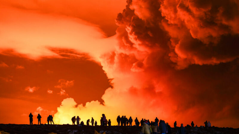 Spektakulärer Vulkanausbruch im Südwesten Islands