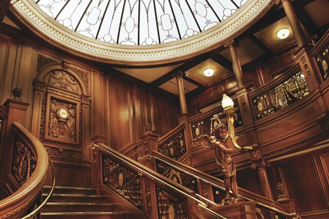 Nachbau des großen Treppenaufgangs der Titanic