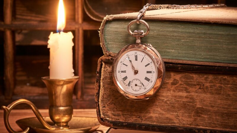 Zeit im laufe der Zeit: Die Erfindung von Kerzenuhren und -weckern