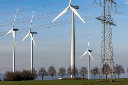 Nur ein milliardenschwerer Netzausbau könne die Energiewende zu retten, aber ist das wirklich so?