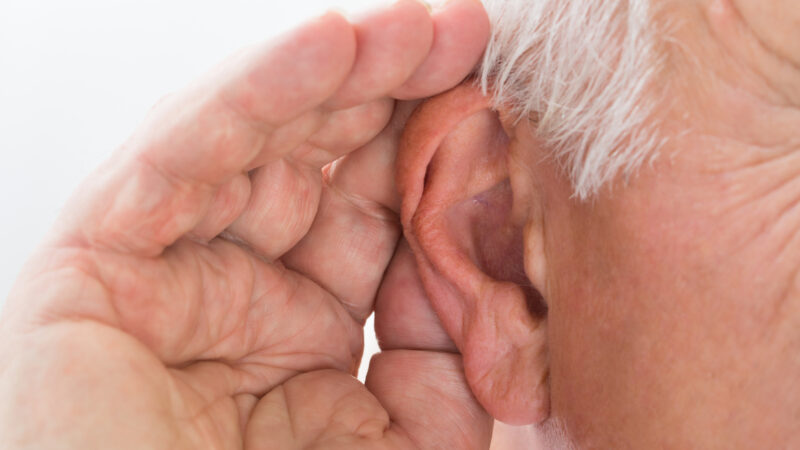 Zusammenhang zwischen mRNA-Impfstoffen und plötzlichem Hörverlust