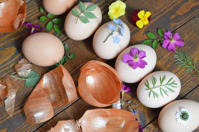 Ostern: Eier mit Muster färben