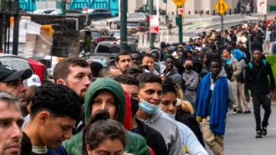 New York City beendet pauschales „Recht auf Unterkunft“ für erwachsene Migranten