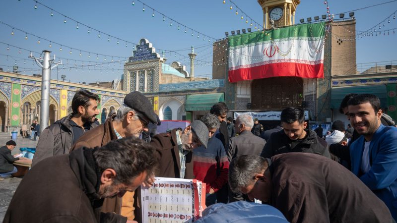 Rund 61 Millionen Menschen waren am Freitag im Iran dazu aufgerufen, ein neues Parlament und den Expertenrat, ein einflussreiches Gremium islamischer Geistlicher, zu wählen.
