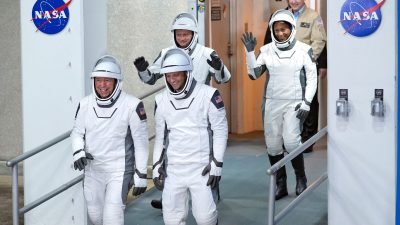 Drei US-Astronauten und russischer Kosmonaut auf ISS angekommen