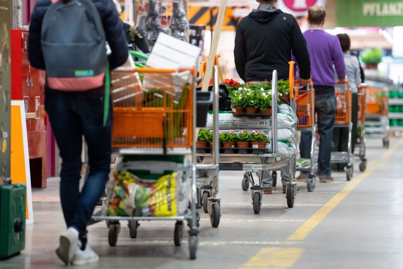 Die Baumarktbranche hofft 2024 auf bessere Geschäfte. Immerhin ein wenig Anlass zur Zuversicht bieten das Absinken der Inflationsrate sowie die Erhöhung der Reallöhne, so ein Branchenvertreter.