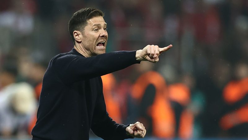 Leverkusens Trainer Xabi Alonso soll einem Bericht zufolge schon Gespräche mit den Bayern geführt haben.
