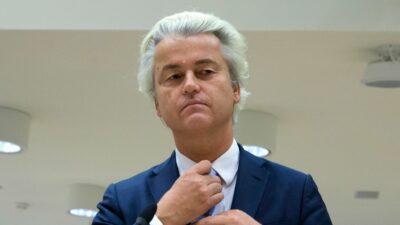 Wilders sagte, er mache den Weg frei für eine rechte Koalition und eine Politik, die auf weniger Immigration und Asyl ziele.