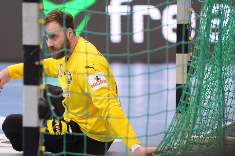 Deutschlands Torwart Andreas Wolff am Boden.