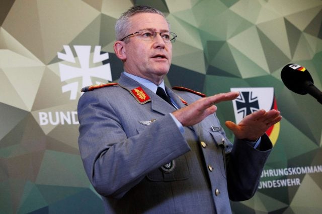 Generalleutnant Andre Bodemann, Befehlshaber Territoriales Führungskommando der Bundeswehr, spricht vor Beginn der Tagung zum neuen Verteidigungsplan für Deutschland.