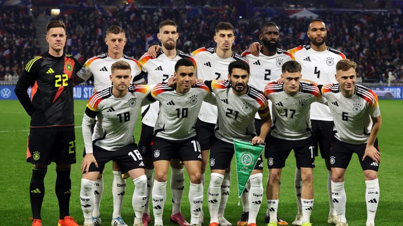 Die deutsche Nationalmannschaft blickt voraus auf das Spiel gegen die Niederlande.