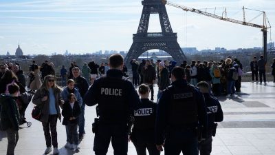 Särge am Eiffelturm: Hinweise auf „ausländische Einmischung“ verdichten sich