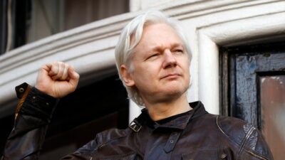 Londoner High Court: Assange darf nicht unmittelbar an USA ausgeliefert werden