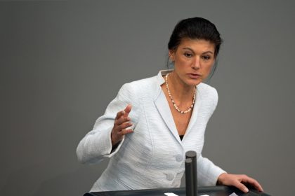 Wagenknecht wirft Scholz Kontrollverlust in eigener Partei vor