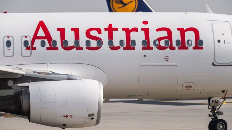 Rund 50.000 Passagiere sind von den Flugausfällen bei Austrian Airlines betroffen (Archivbild).