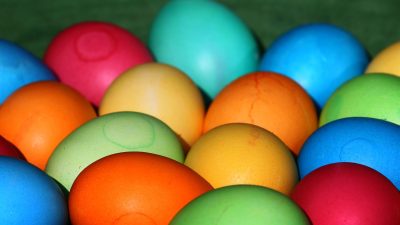 Von Ostereiern bis Eggs Benedict: Bemalt, beliebt – gesund?