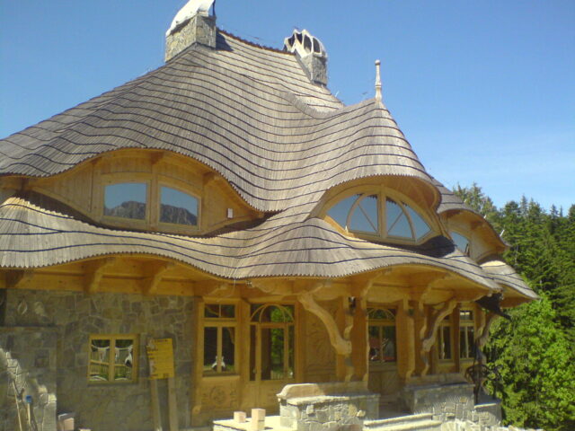 Bau eines der märchenhaften Häuser