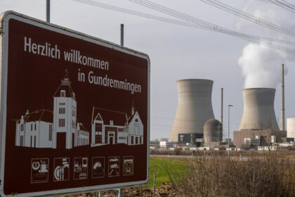 Schaulustige und Proteste erwartet: Sprengung der Kühltürme des KKW Gundremmingen