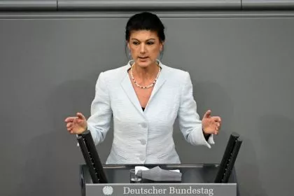 Wagenknecht verlangt von Thüringer CDU Distanzierung von Merz