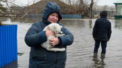 Wasser in russischem Flutgebiet steigt weiter stark an