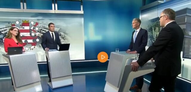 Der Sender „Welt TV“ übertrug am 11. April 2024 das Streitgespräch zwischen den beiden Thüringer Spitzenkandidaten Björn Höcke (2.v.l.) und Mario Voigt (l.). Rechts im Bild: die Moderatoren Tatjana Ohm und Jan Philipp Burgard.