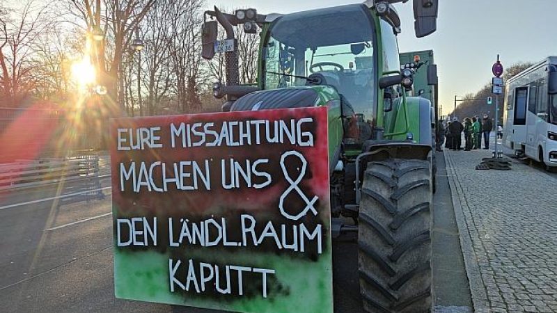 Bauernpräsident droht mit Rückkehr der Traktoren