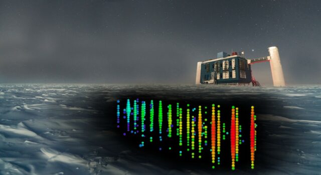 Darstellung der IceCube-Neutrino-Detektoren im Eis der Antarktis.
