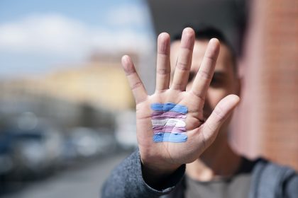 Transgender: Selbstmordversuche von biologischen Männern explodieren nach Geschlechts-OP