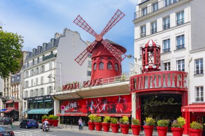 Pariser Wahrzeichen: Windmühlenflügel des Moulin Rouge eingestürzt