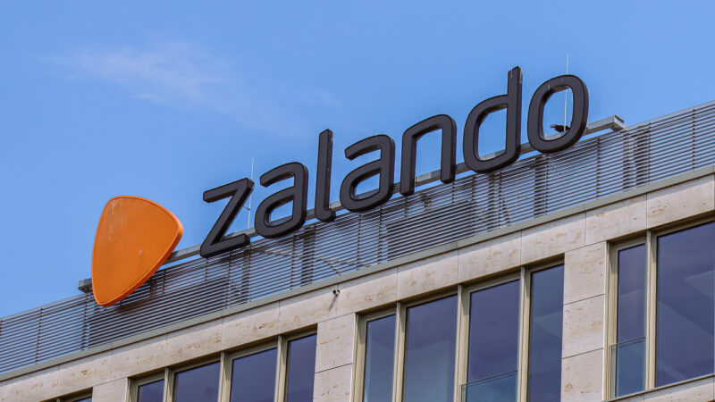 Zalando warnt vor „USA“-Schriftzug: Ein Hinweis auf Rechtsextremismus?