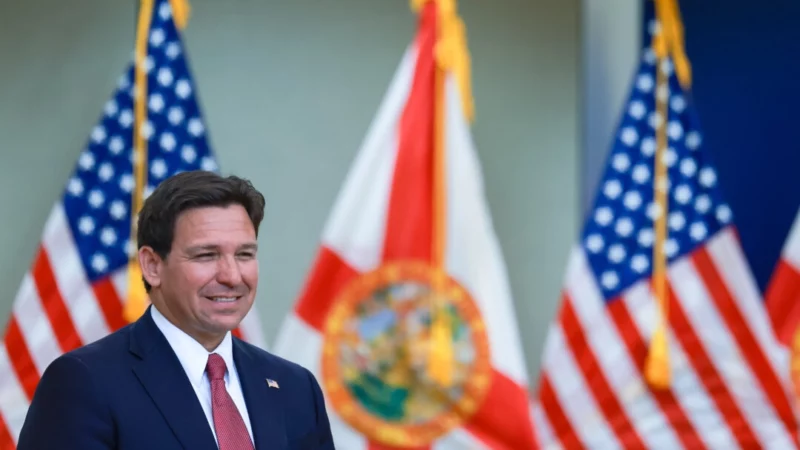 Floridas Gouverneur: „Werden die Wahrheit über die Übel des Kommunismus erzählen“